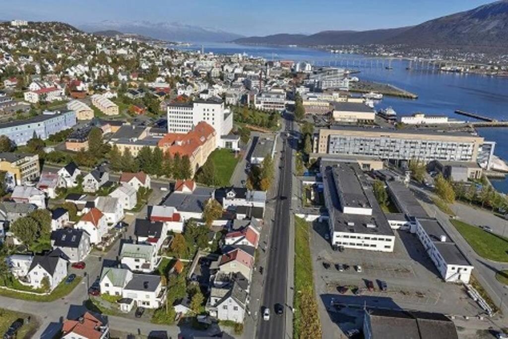 In The Heart Of The Aurora Borealis - Tromso City Dış mekan fotoğraf