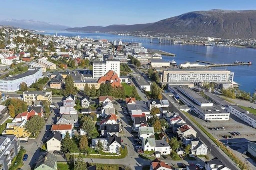 In The Heart Of The Aurora Borealis - Tromso City Dış mekan fotoğraf